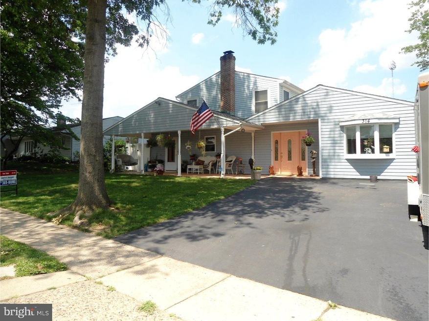 314 Blue Ridge Dr, Levittown, PA 19057 - photo 1