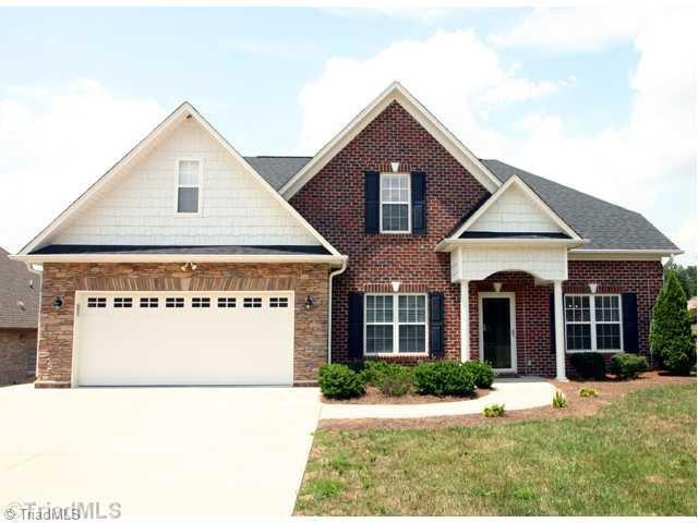 Exterior Front. Beautiful all brick golf villa in Meadowlands!