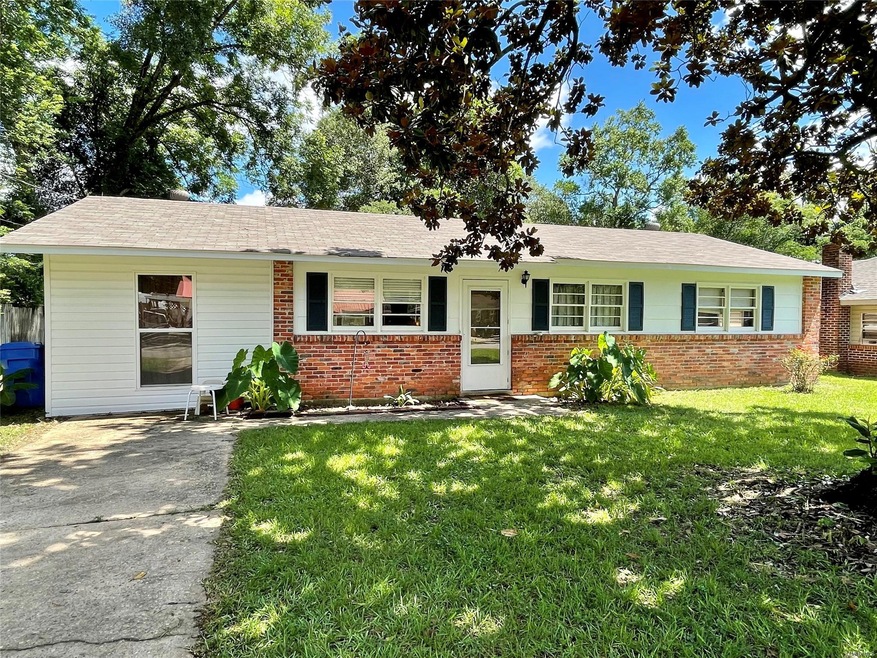 107 Lee Cir, Prattville, AL 36067 - photo 1