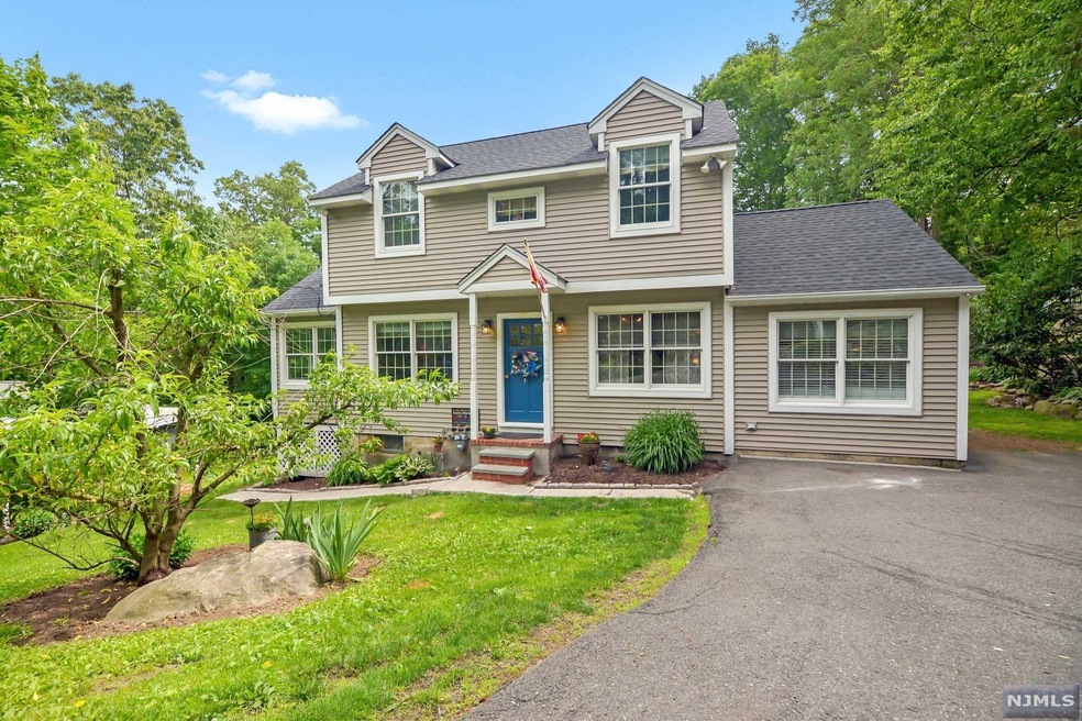 12 Seneca Dr, Ringwood, NJ 07456 - photo 1