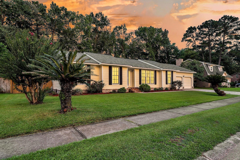 1647 Sulgrave Rd, Charleston, SC 29414 - photo 1