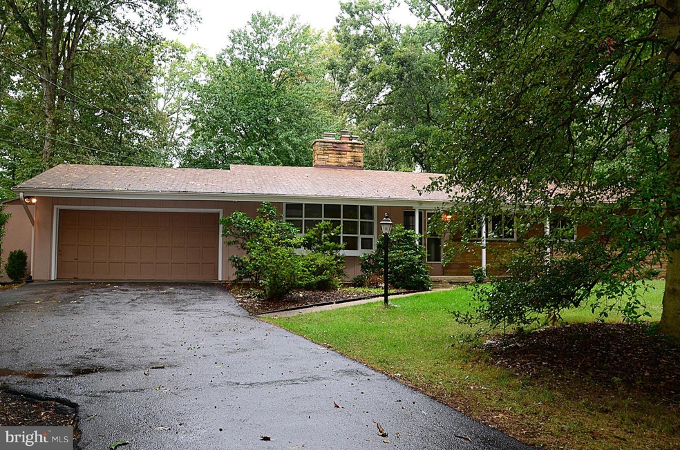 3528 Barkley Dr, Fairfax, VA 22031 - photo 1