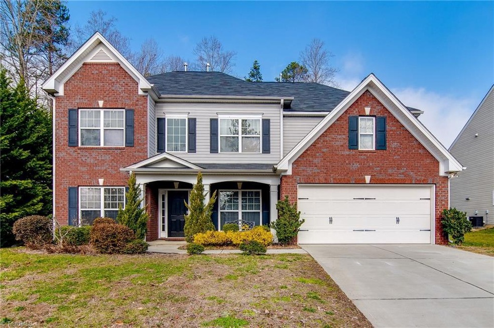 A stunning 4 bedroom /2.5 bath home with a private big backyard. Take a look inside!