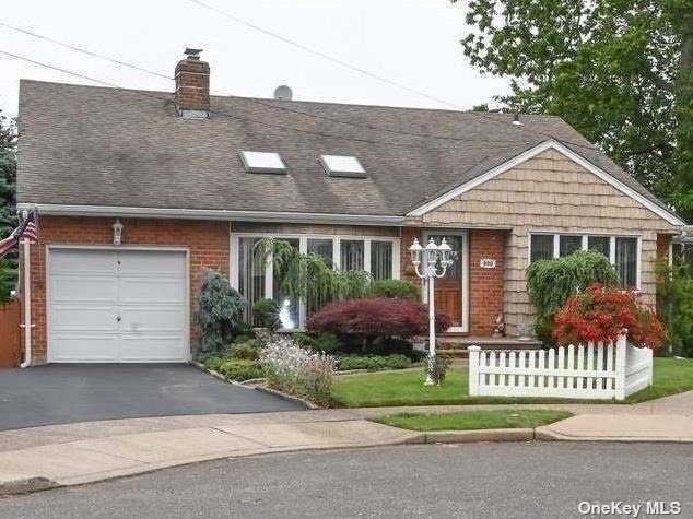 800 Hancock Ave, Franklin Square, NY 11010 - photo 1