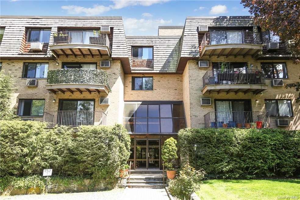 Scarsdale Woods unit 111, Scarsdale, NY 10583 - photo 1