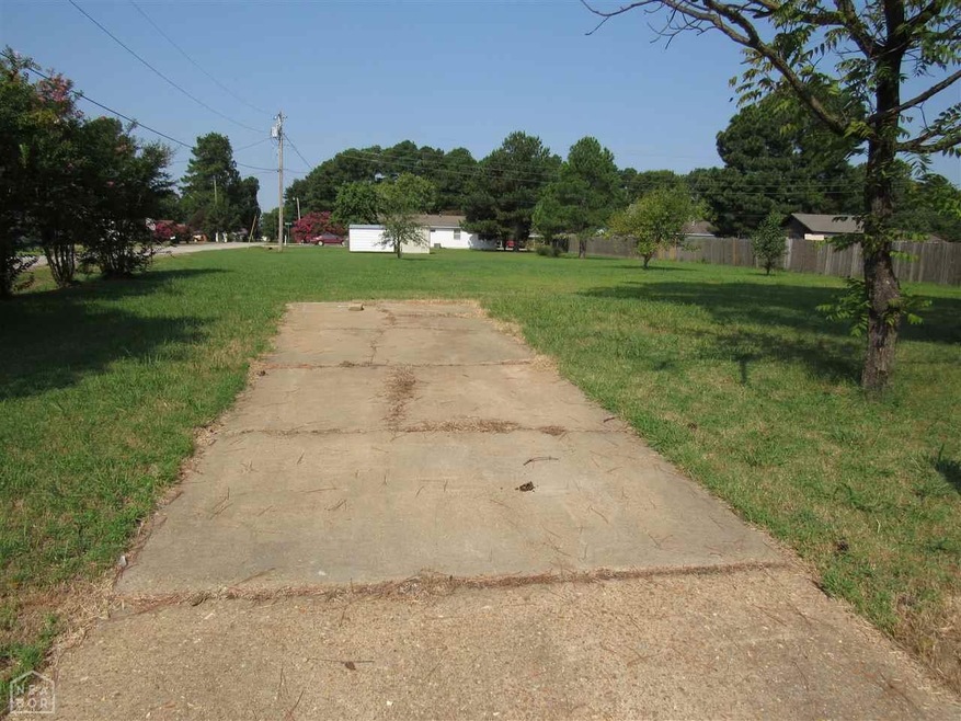 214 Maurita St, Jonesboro, AR 72401 - photo 1