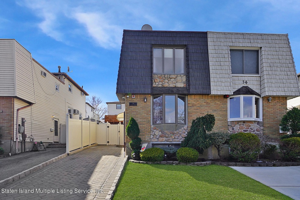 34 E Reading Ave, Staten Island, NY 10308 - photo 1
