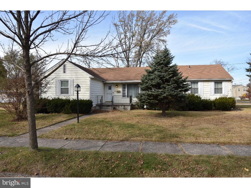 501 W 2nd St, Palmyra, NJ 08065 - photo 1