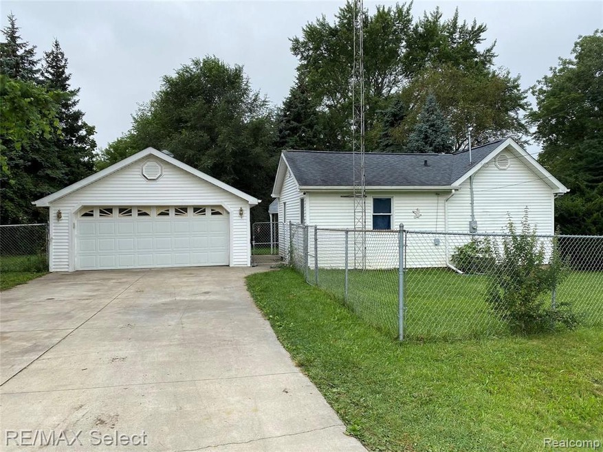 1350 Mitson Blvd, Flint, MI 48504 - photo 1