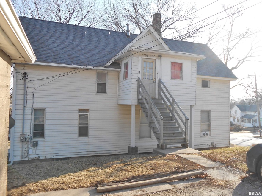 1730 1/2 W 9th St, Davenport, IA 52804 - photo 1