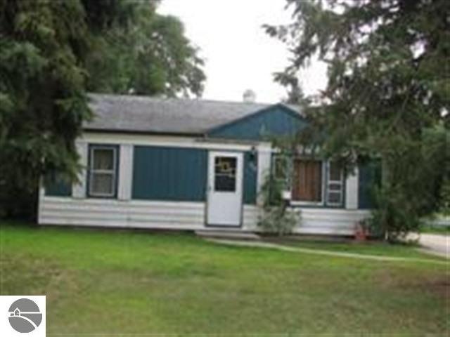 409 2nd St N, Oscoda, MI 48750 - photo 1