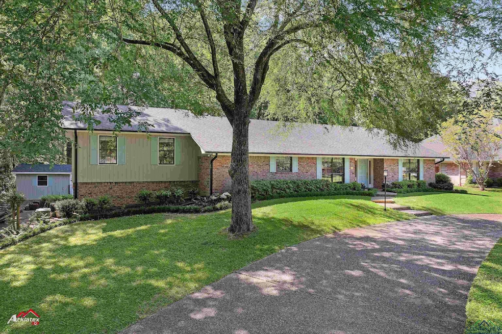 Pending $379,900