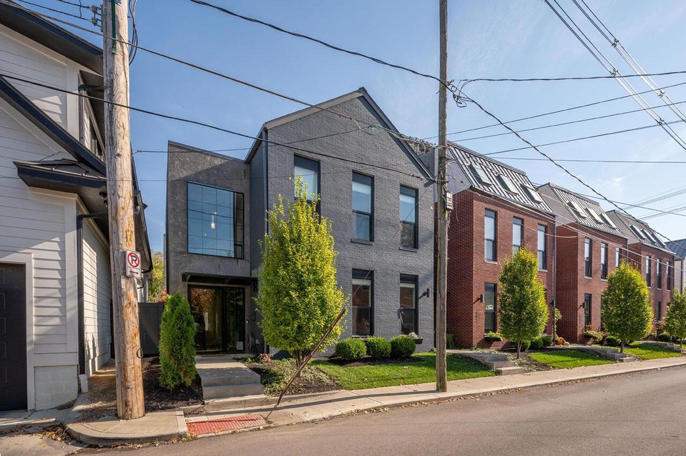 598 Lathrop St unit 6, Columbus, OH 43206 - photo 1