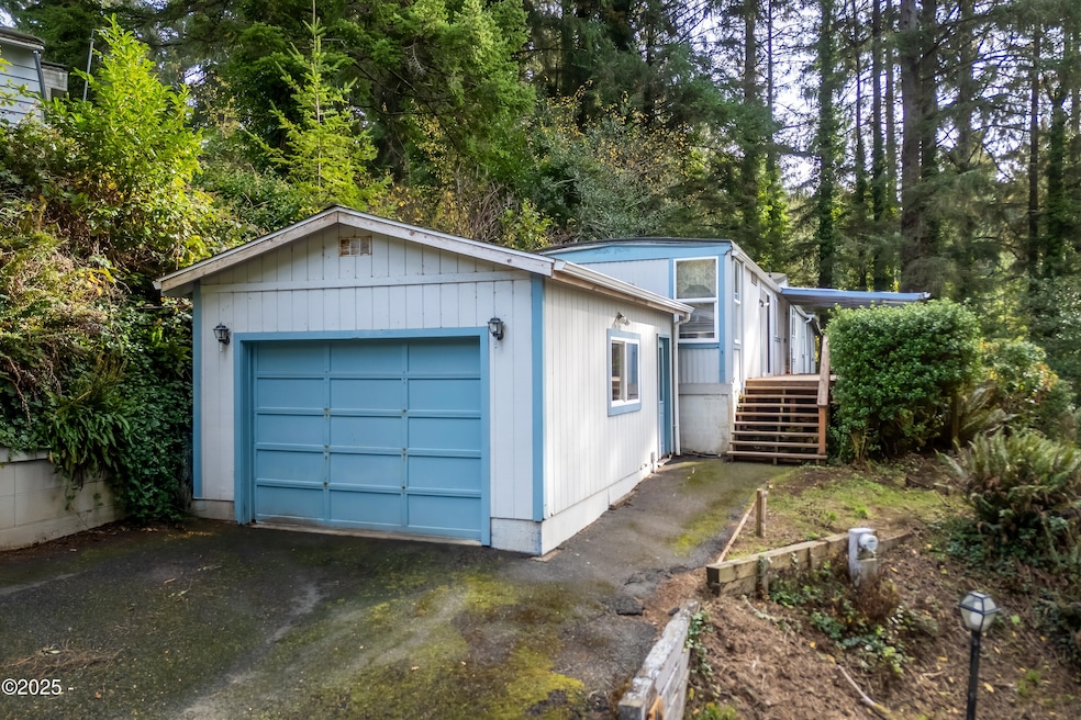 923 SE Bay Blvd unit 46, Newport, OR 97365 - photo 1