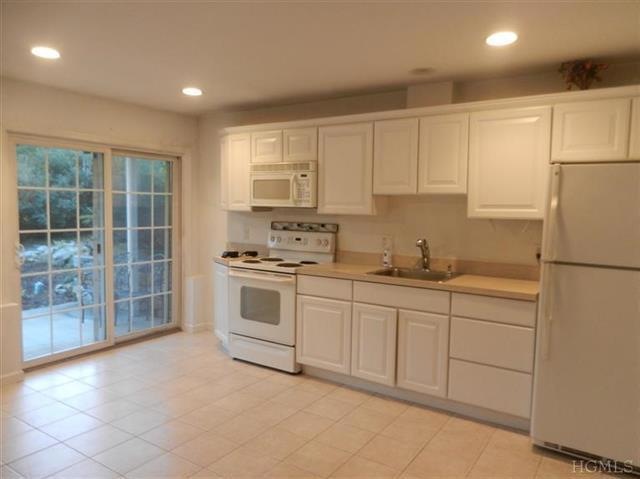 18 Mechanic St unit 1, Carmel, NY 10512 - photo 1