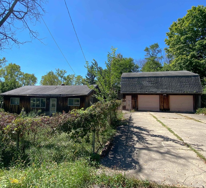 5341 Bray Rd, Flint, MI 48505 - photo 1