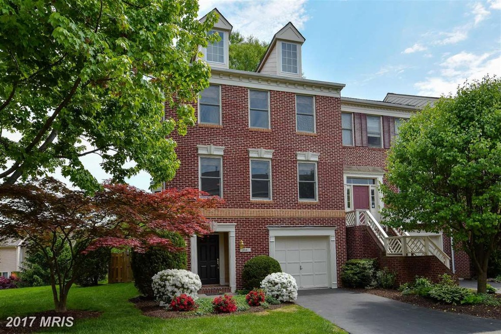 2081 Gillen Ln, Falls Church, VA 22043 - photo 1