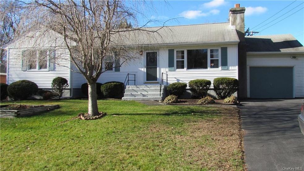 39 Inwood Ave, Poughkeepsie, NY 12601 - photo 1