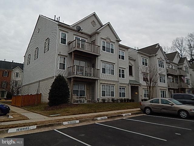 12451 Hayes Ct unit 103, Fairfax, VA 22033 - photo 1