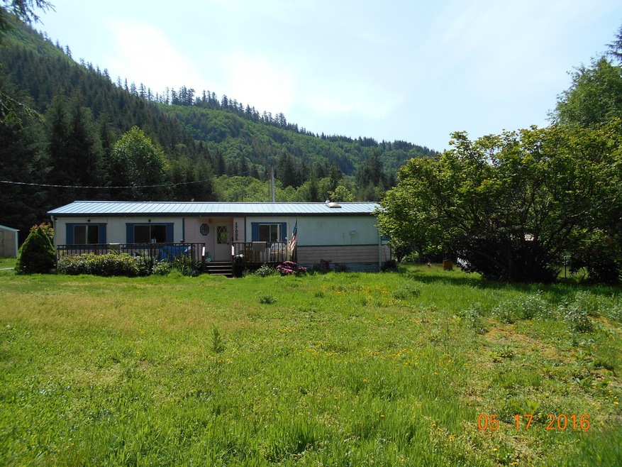 Front w, Yard