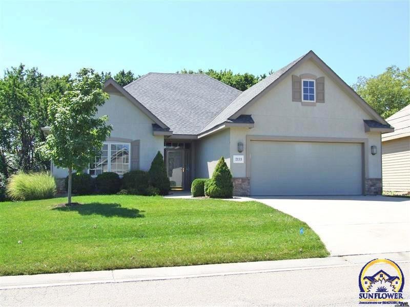 2133 SW Millers Glen Dr, Topeka, KS 66614 - photo 1