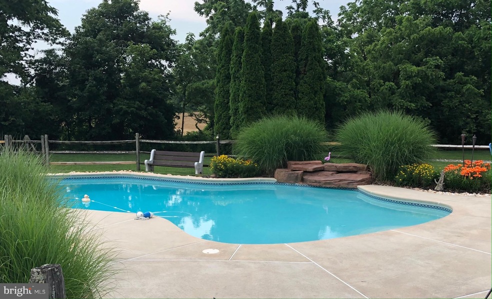 1144 Wendler Cir, Pottstown, PA 19465 - photo 1