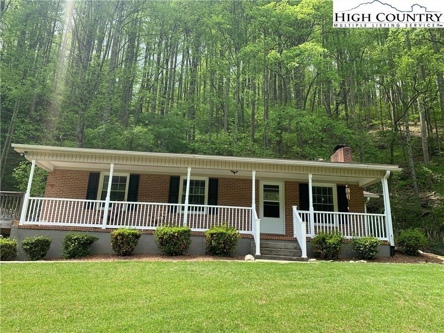 537 Stewart Simmons Rd, Deep Gap, NC 28618 - photo 1