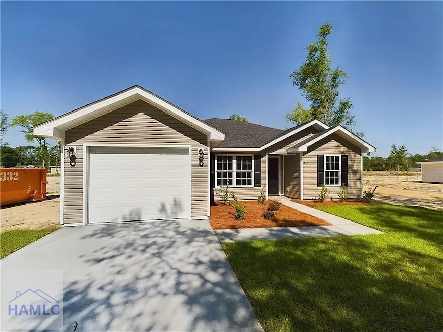 187 E Pine St, Jesup, GA 31546 - photo 1