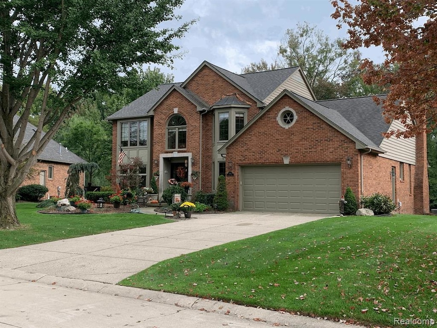 1350 Burhaven Dr, Rochester Hills, MI 48306 - photo 1