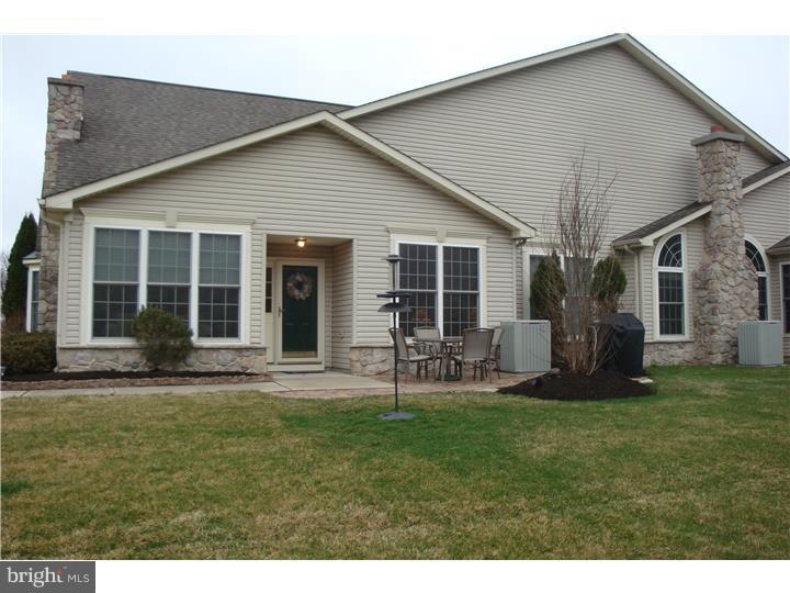 676 Bellflower Rd unit V267, Langhorne, PA 19047 - photo 1