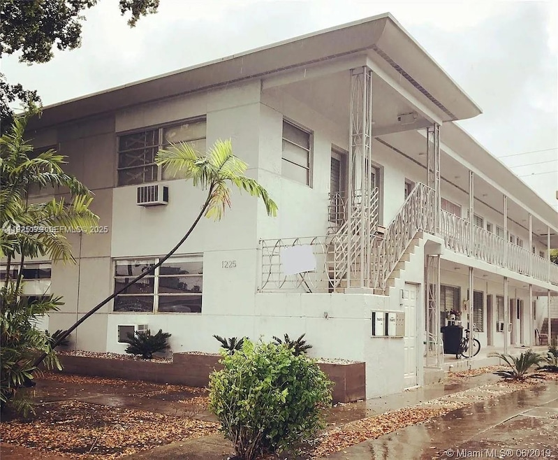 1225 Normandy Dr unit 4, Miami Beach, FL 33141 - photo 1