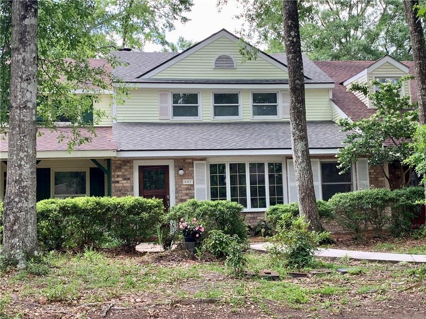 This beautiful townhome has no HOA fees and is rea