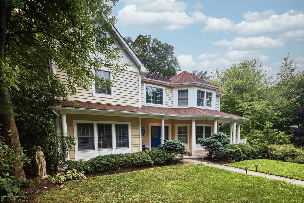 01_House Front-3