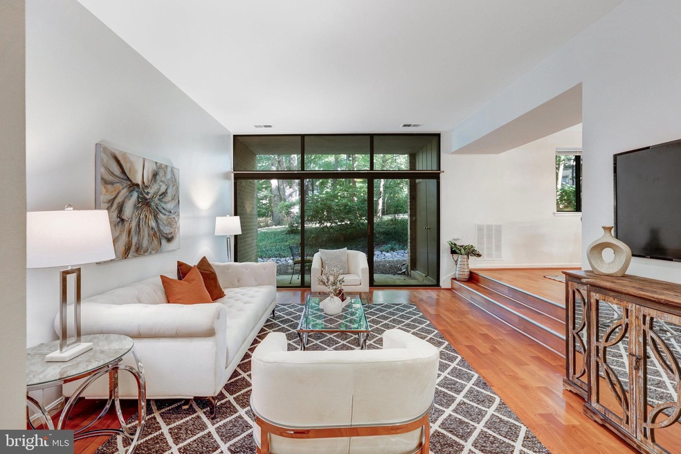 1650 Parkcrest Cir unit 101, Reston, VA 20190 - photo 1