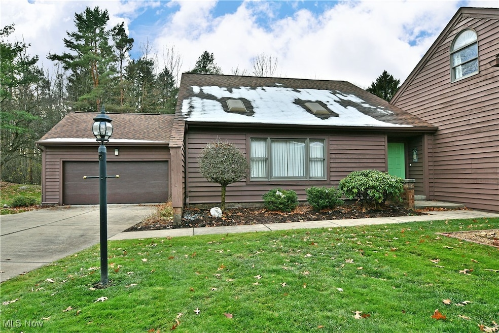 110 Avalon Dr SE unit A, Warren, OH 44484 - photo 1