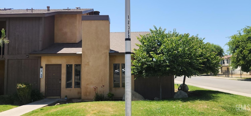 6201 Victor St unit C, Bakersfield, CA 93308 - photo 1