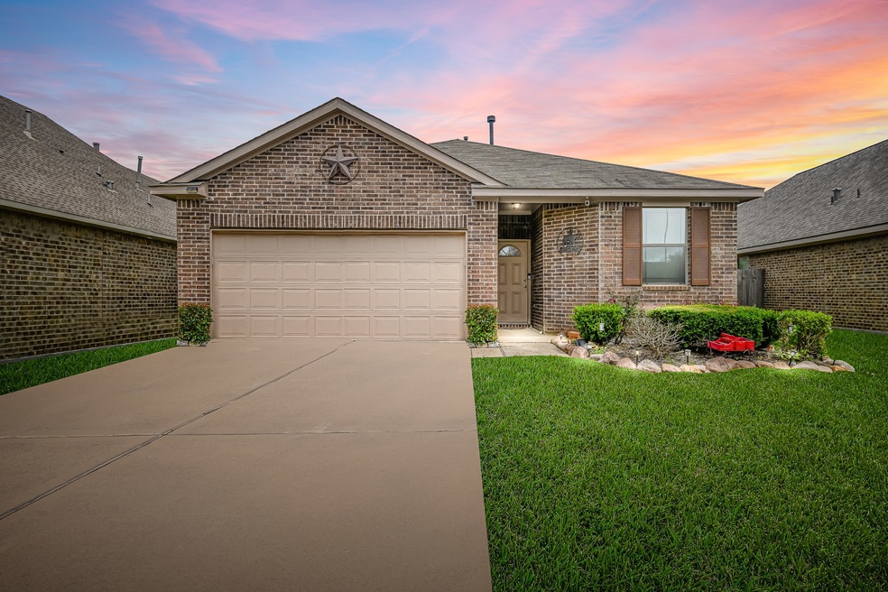 348 Country Crossing Cir, Magnolia, TX 77354 - photo 1