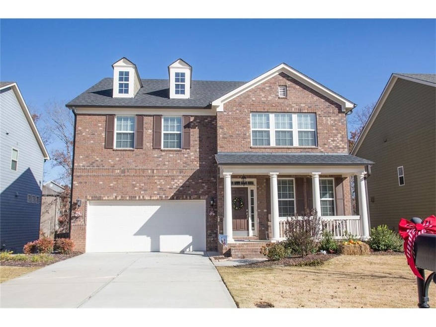 Rocking chair front porch in amazing neighborhood!