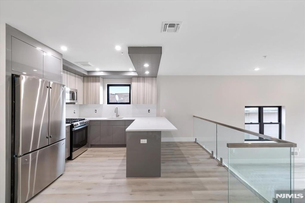 524 64th St unit 3, West New York, NJ 07093 - photo 1