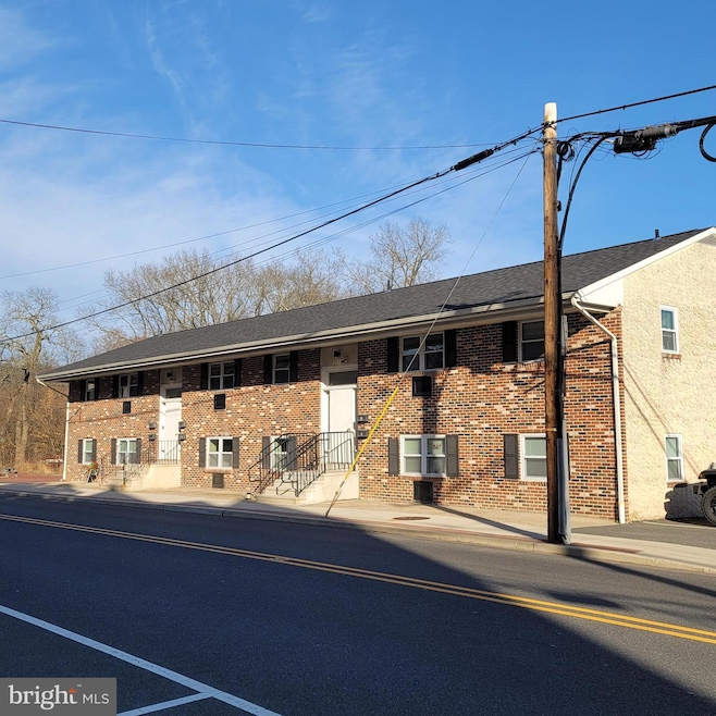 350 Main St unit 4, Schwenksville, PA 19473 - photo 1