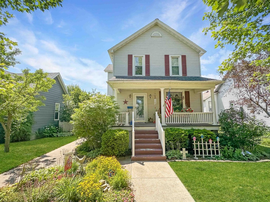 1717 14th Ave, Menominee, MI 49858 - photo 1