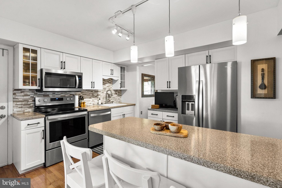 19073 Mcfarlin Dr, Germantown, MD 20874 - photo 1