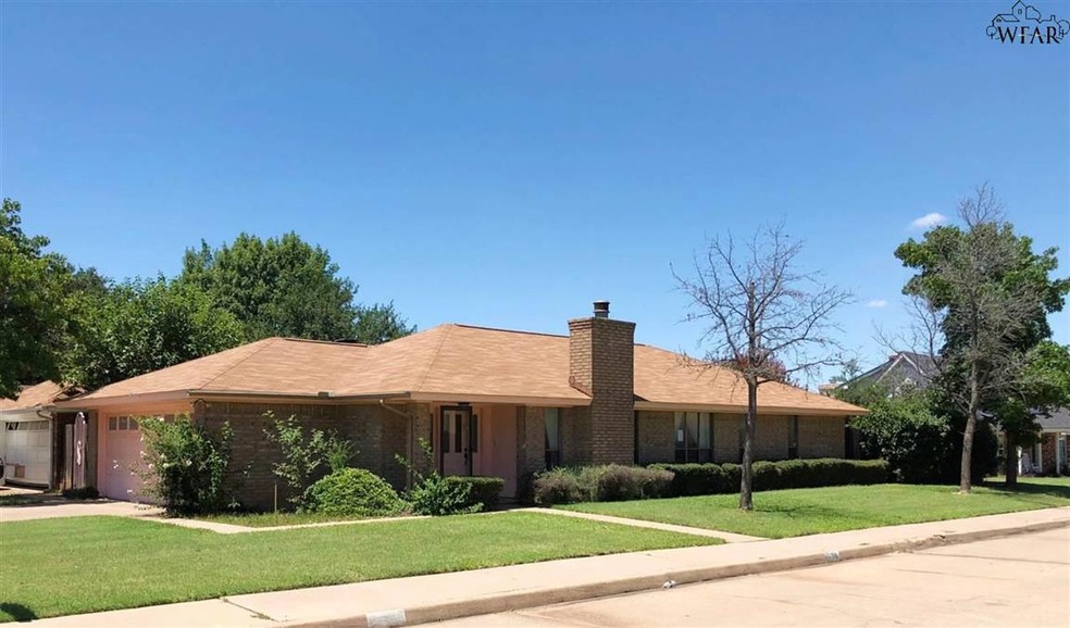 1514 Carol Ln, Wichita Falls, TX 76302 - photo 1