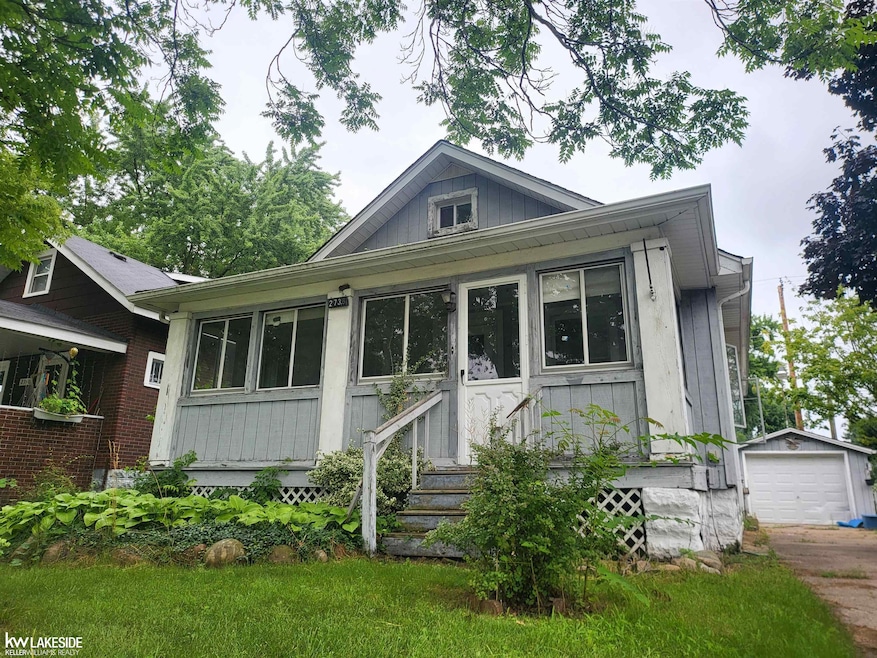 2736 17th St, Port Huron, MI 48060 - photo 1