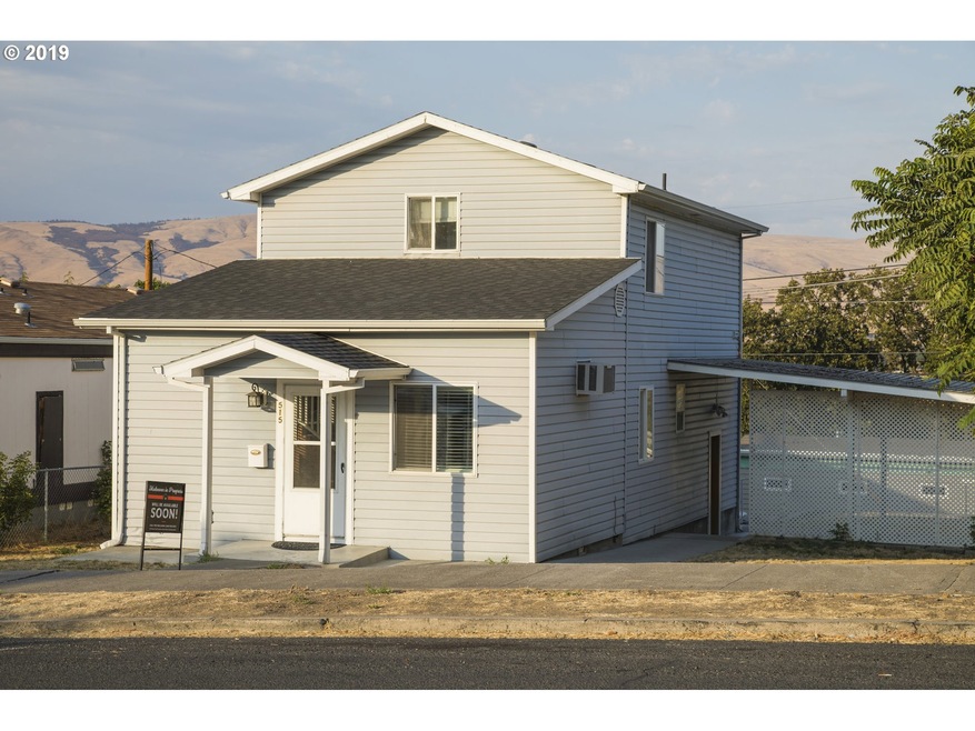 515 W 14th St, the Dalles, OR 97058 - photo 1