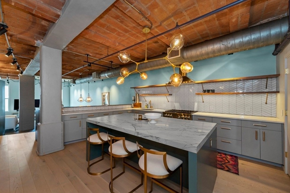 717 Atlantic Ave unit 6A, Boston, MA 02111 - photo 1