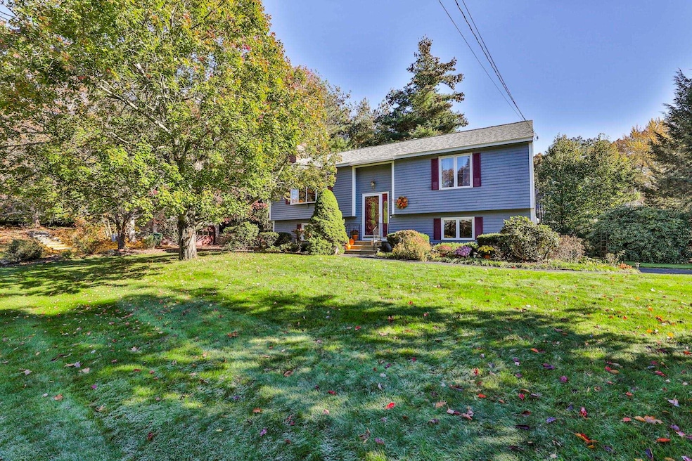 27 Hyacinth Dr, Nashua, NH 03062 - photo 1