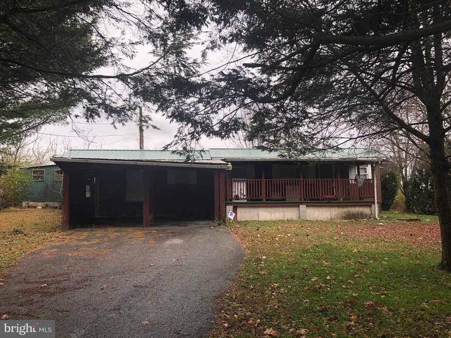 3819 Creekside Dr, Chambersburg, PA 17202 - photo 1