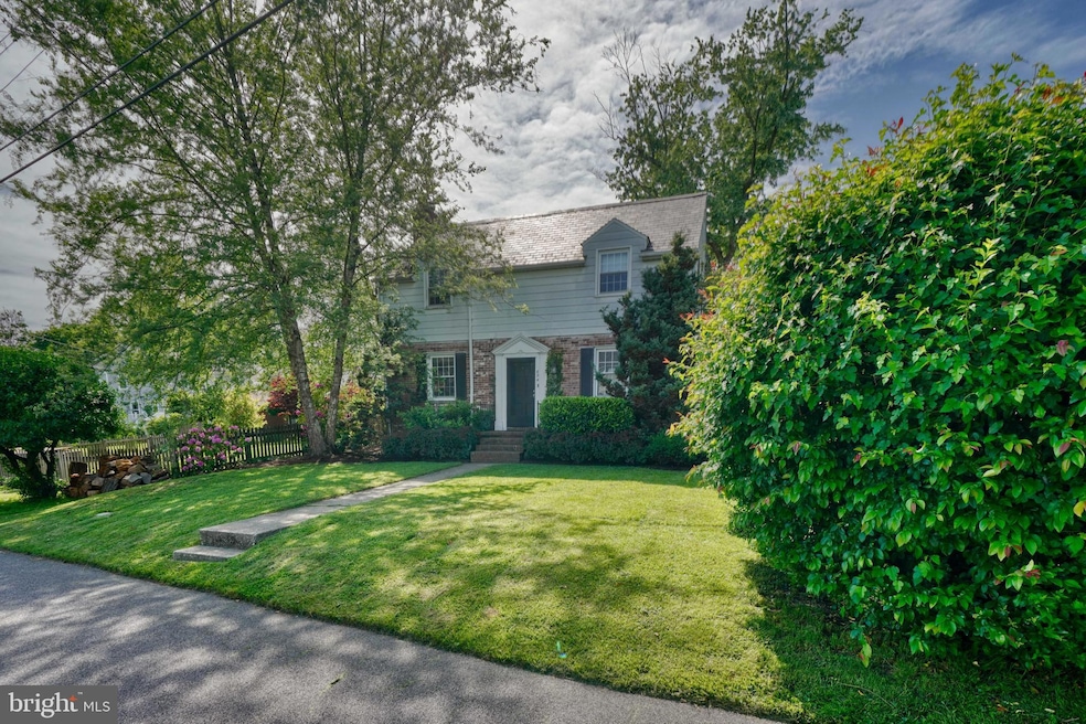 624 Round Oak Rd, Towson, MD 21204 - photo 1