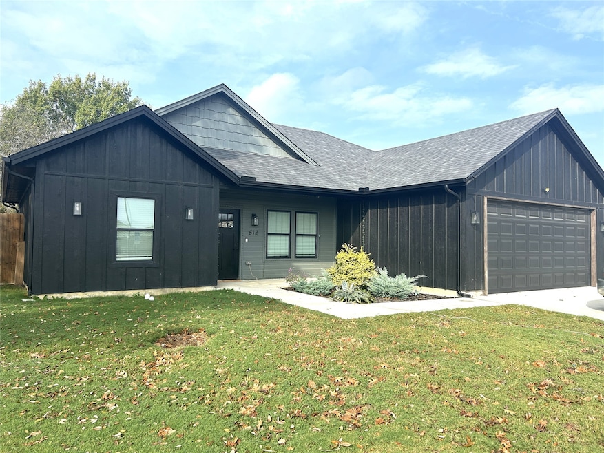 512 S 5th St, Grandview, TX 76050 - photo 1